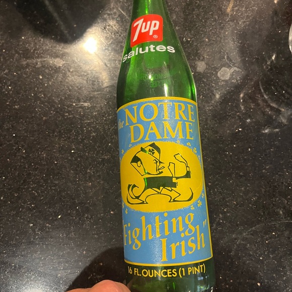 Norte Dame football 1973 7up Commemorative Bottle 16 Oz National Champion VTG - Picture 1 of 4